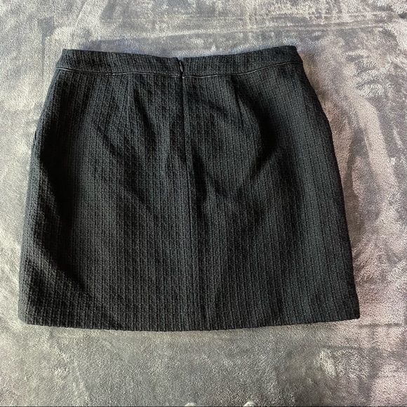 White House Black Market Black Large Button Tweed and faux leather Skirt size 8 - Picture 5 of 12